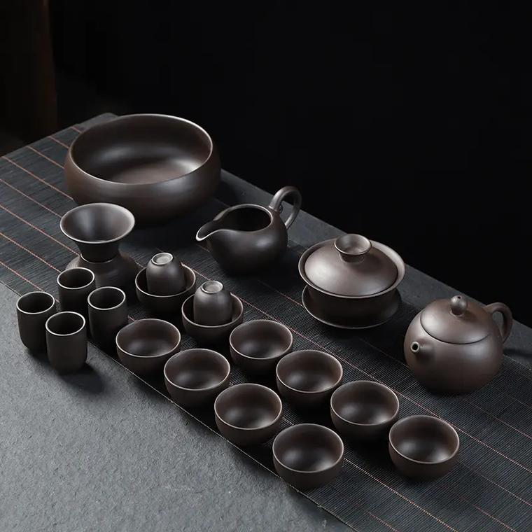 用了这套紫砂茶具泡出的茶,口感醇厚,回味悠长,让人心情愉悦.
